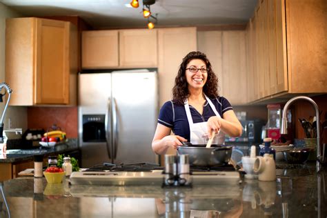  Félix en la cocina: Un Portrait Culinaire de l'Adolescence