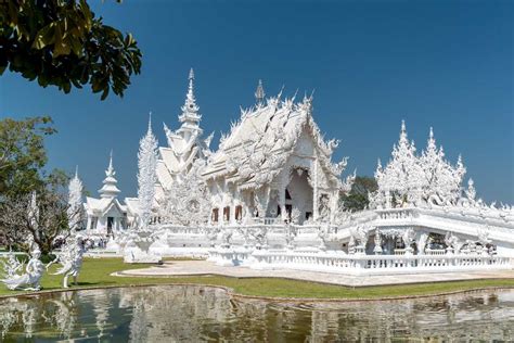  Lumière sur les Structures: Déconstruire l'Architecture avec un Regard Thaïlandais